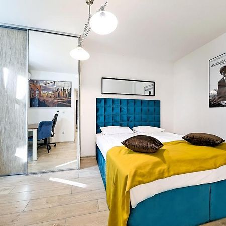Cinema Apartments พอซนาน ภายนอก รูปภาพ