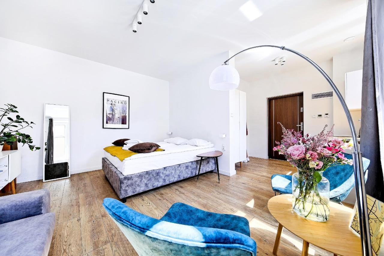 Cinema Apartments พอซนาน ภายนอก รูปภาพ